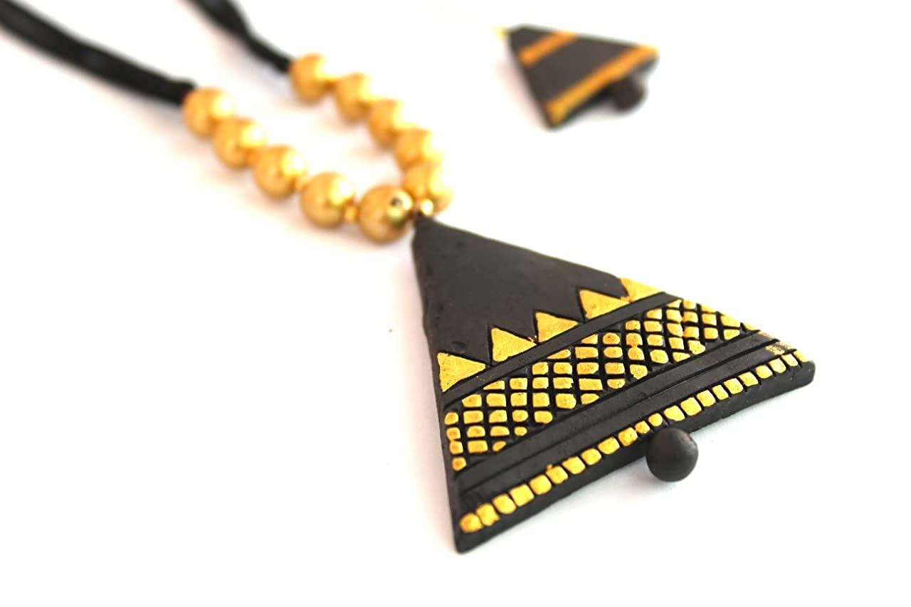 Trianglar design terracotta necklace set