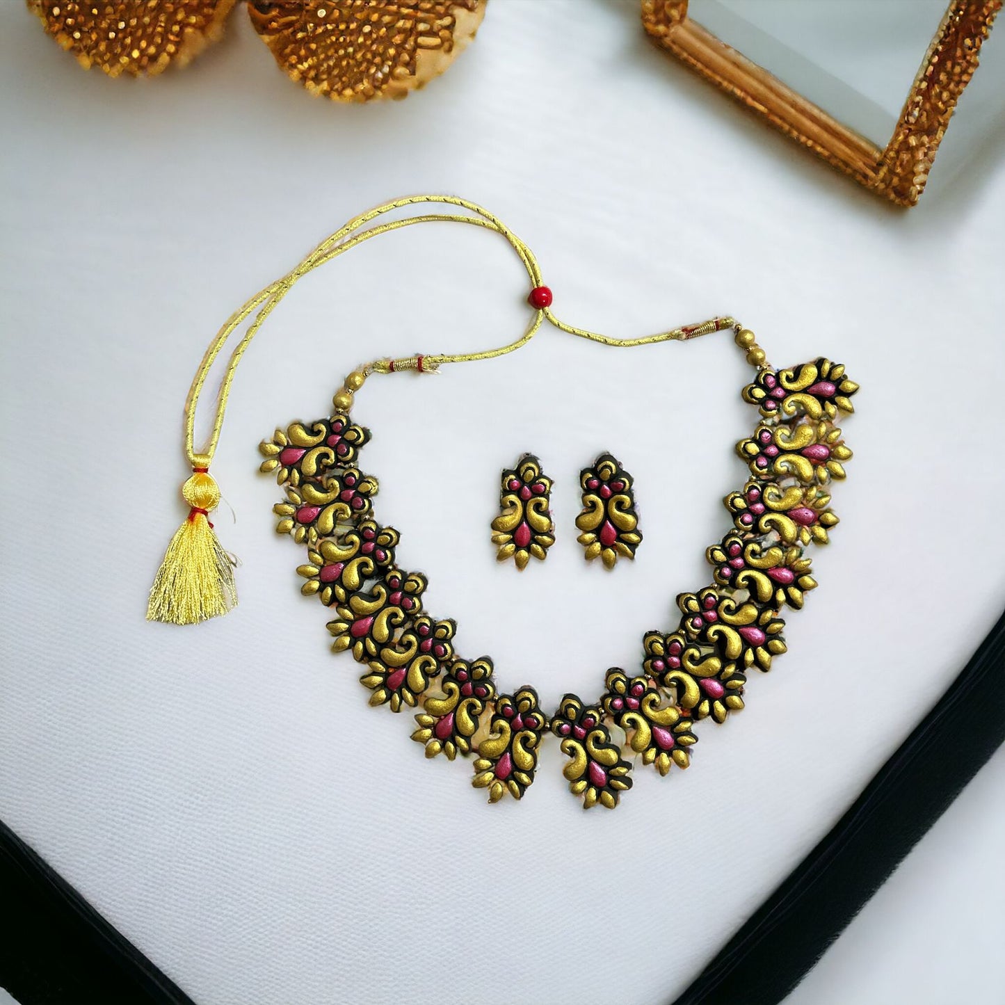 Traditional Design in Terracotta Necklace Set