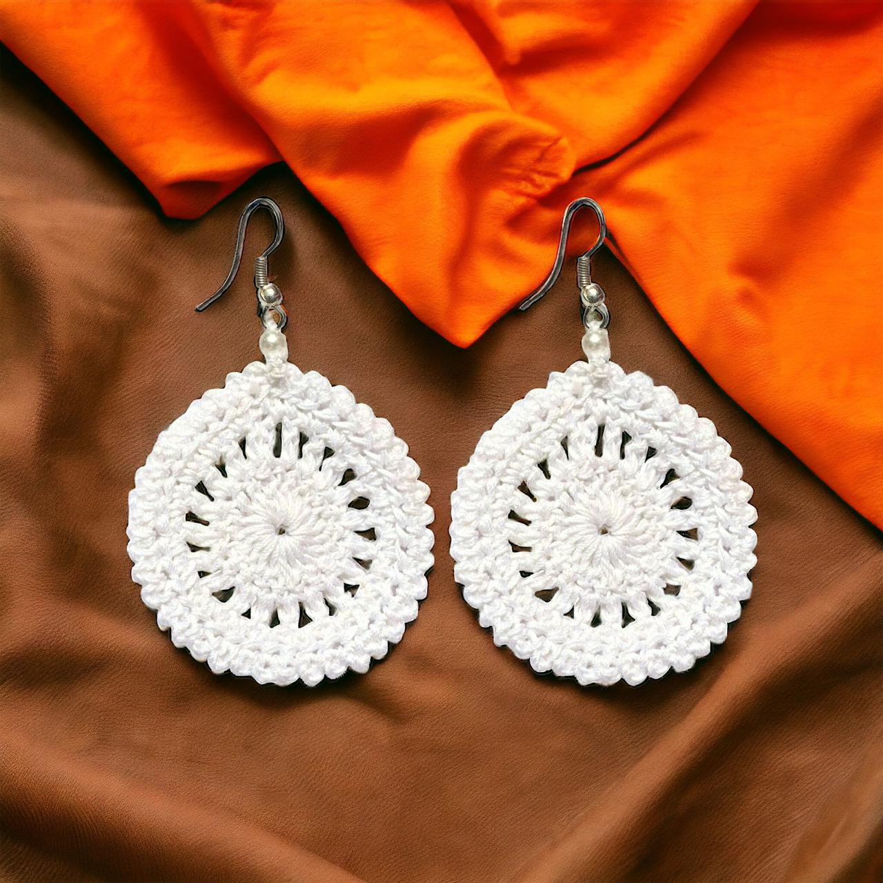 Rounded shaped Crochet earrings White