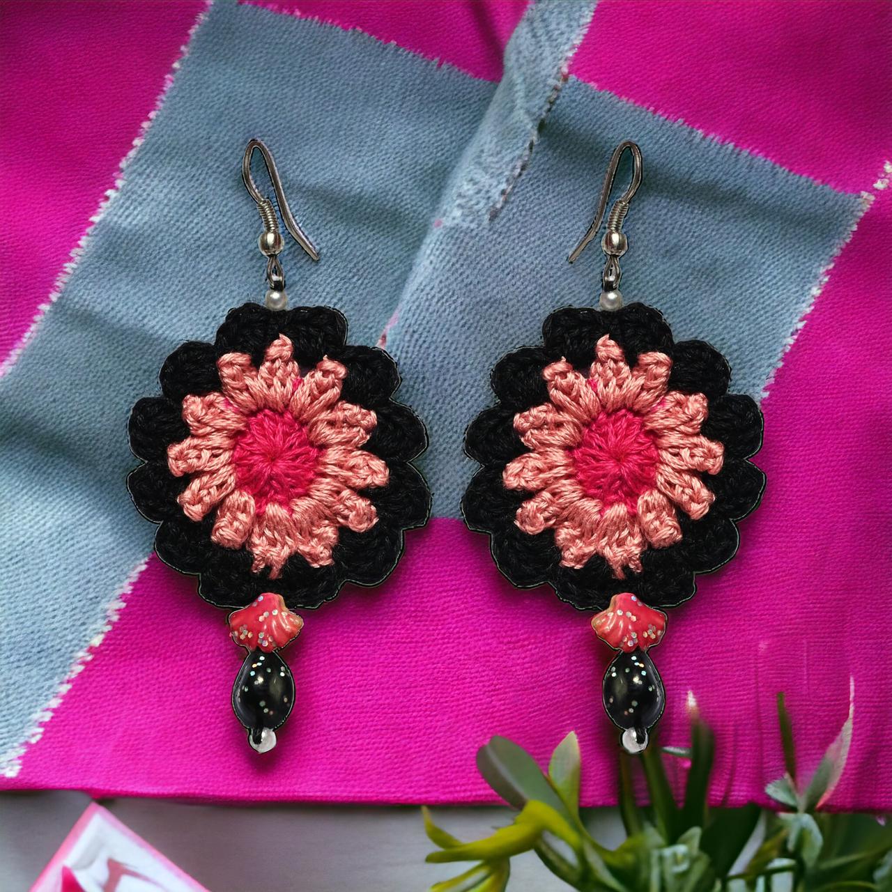 Rounded shaped Crochet earrings pink and black