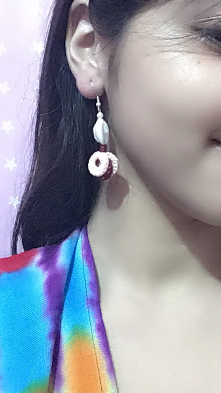Cowry shell shaped crochet earrings Maroon