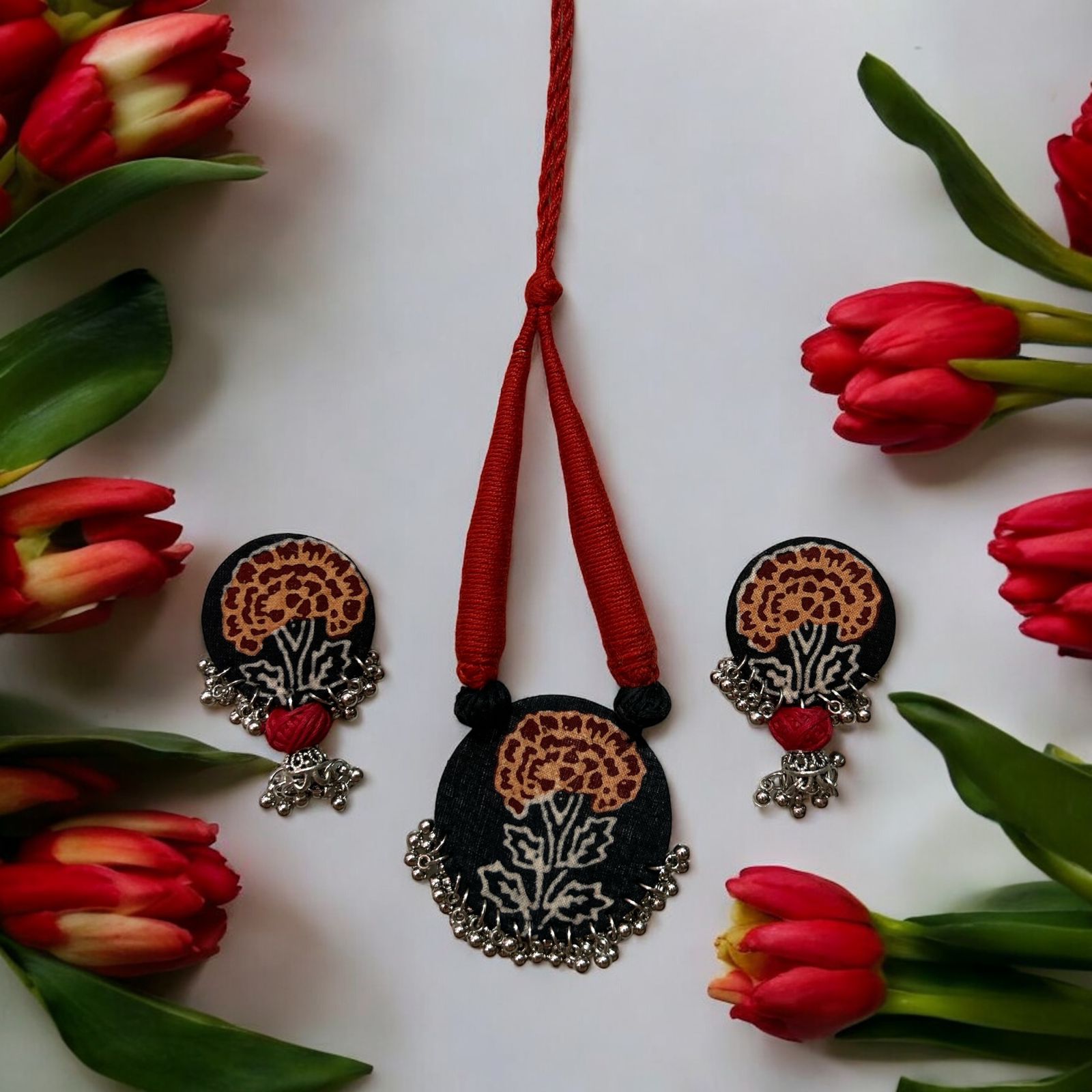 Fabric and metal accessories necklace set ajrakh